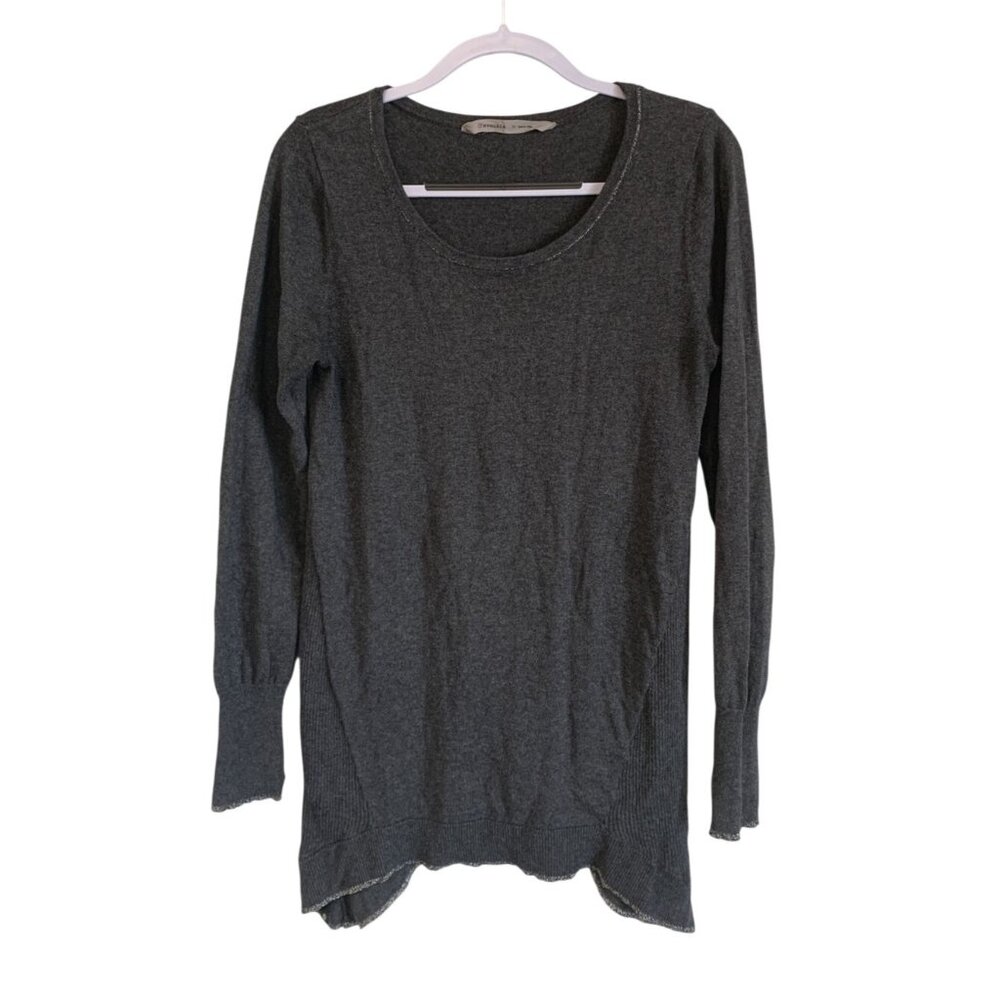Athleta Gray Long Sleeve Asymmetrical Hem Sweater Medium